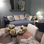 Daire Italian Vintage House